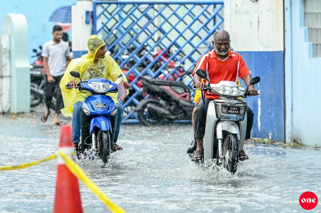 Kuriyah oiy 3 dhuvahu ves moosun varah goasvaane: Met
