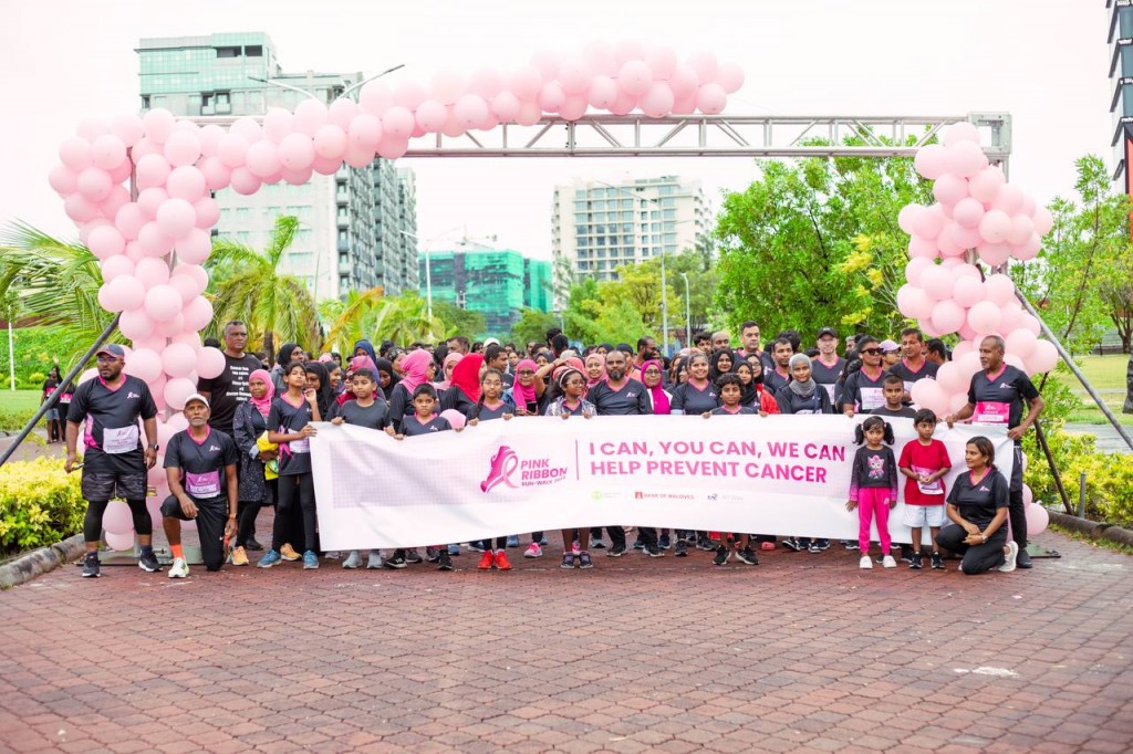 ''Pink ribbon run-walk'' 11 rasheh gai baavvaifi