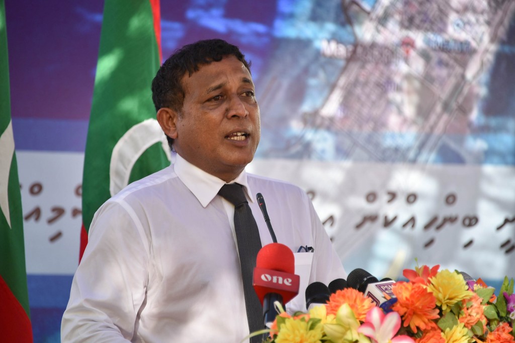 Hihkkaa binthakun konmeves vareh Raajjeyge hurihaa rayyithunah dheyn hulhuvaalun rangalhu: Aslam