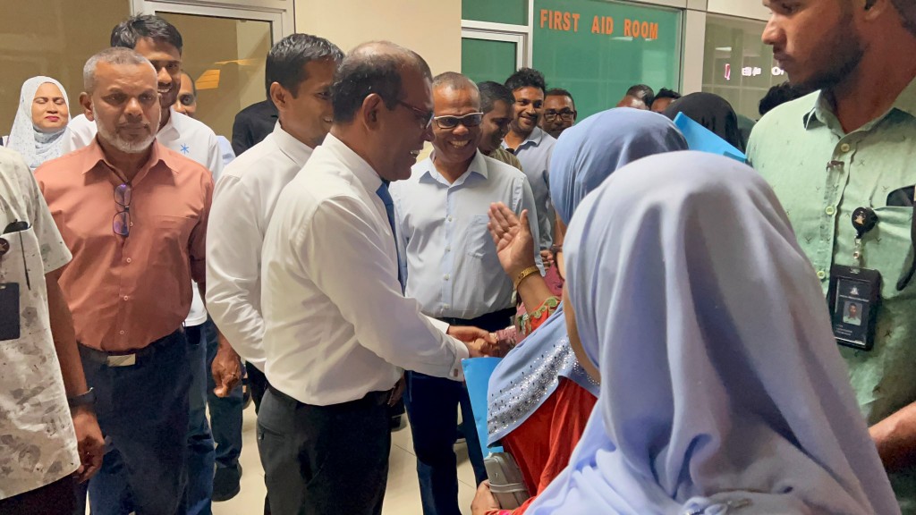 Democrats ge campaign ah Nasheed aai Ilyas Addu ah vadaigenfi