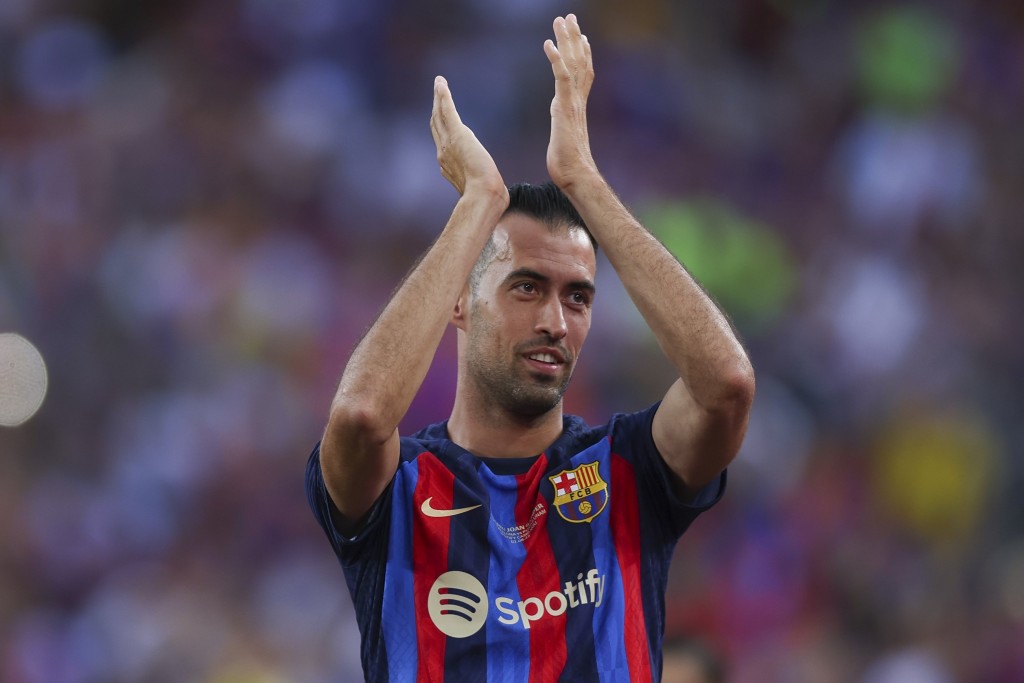 Busquets, 18 aharahfahu Barca dhookollan nimmaifi