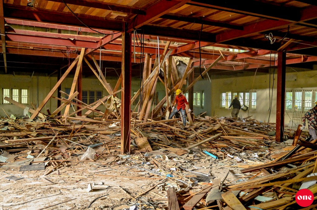 Huravee building ge steel structure beynun kohgen sarukaaruge liyekiyun thah rakkaa kuraane imaaraatheh hadhanee