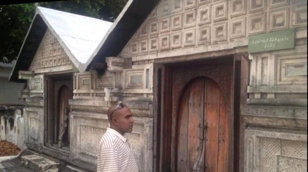 Aharemen dharivarunnah kiyavaidhey thaareekhu dhuvas, eothee olhuvaalumehgge thereygai!