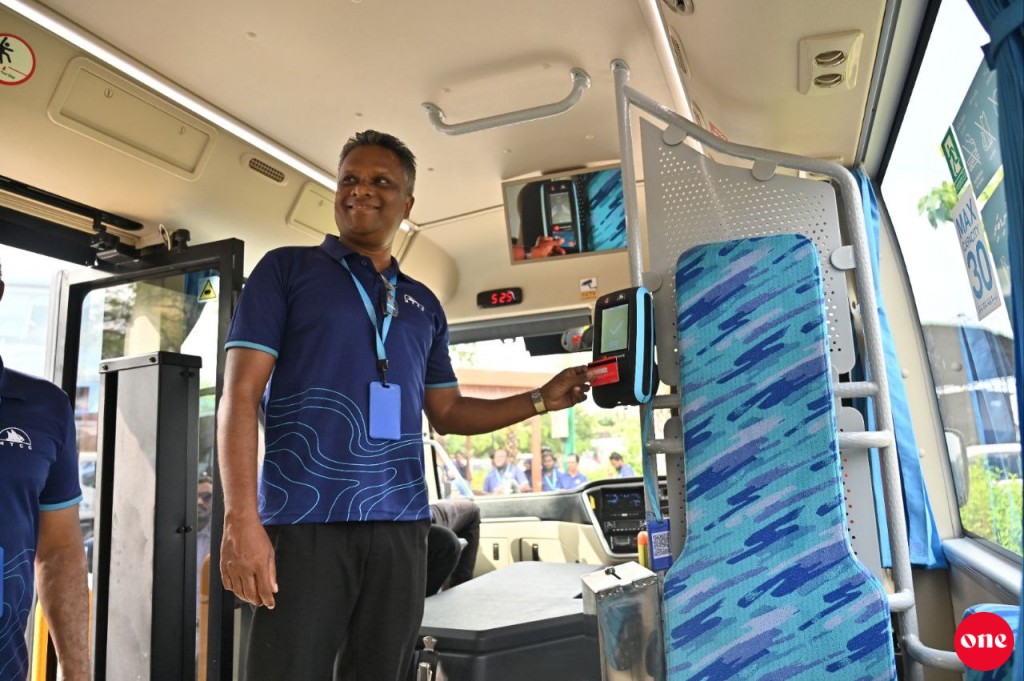 Male' sarahahdhuge bus dhathuru thakah card in faisaa dhekkey goiy hadhaifi