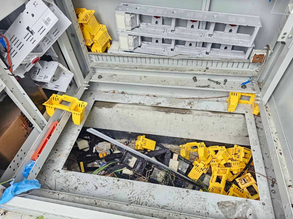 Transformer vagun: Mi faharuge vagu athulaigathee station ah vadhe huhttaa camera inn fenigen!