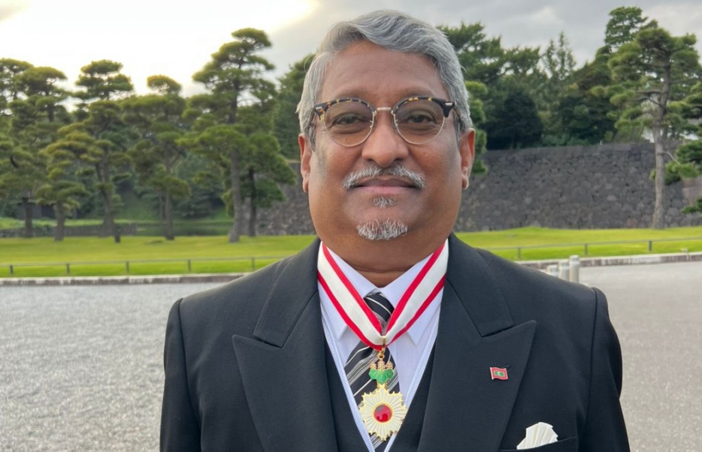 Foreign Ministry ge kureege State Minister Khaleel ah Japan ge Emperor ge haahsa sharafeh