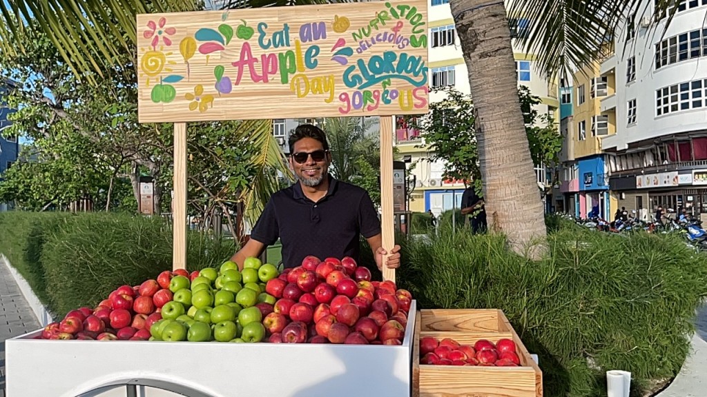 ''Eat an apple day'' faahaga kuran STO in aafalu bahaifi