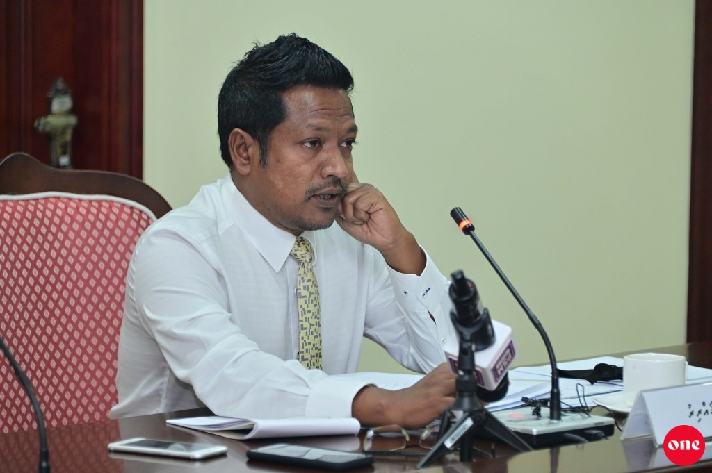 Meehakah vazeefaa eh dheyn edhi Inthi fonuvi message thakeh aanmu vejje