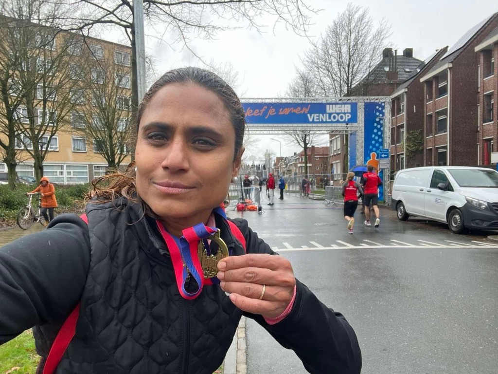 Shamha 10 Kilometer ge gaumee record aakuree gadha fineegai dhuve