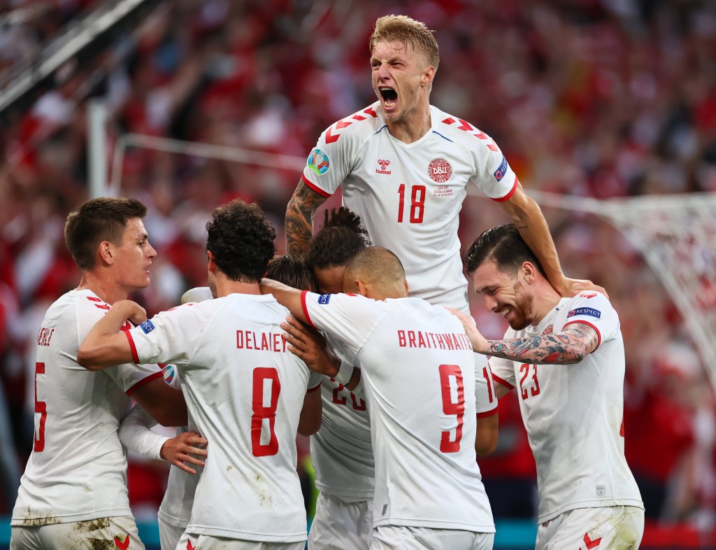 EURO 2020: Denmark ge aadhayaa hilaafu hiyyvareh, supporters ufalun rovvaalai gadha 16 ah