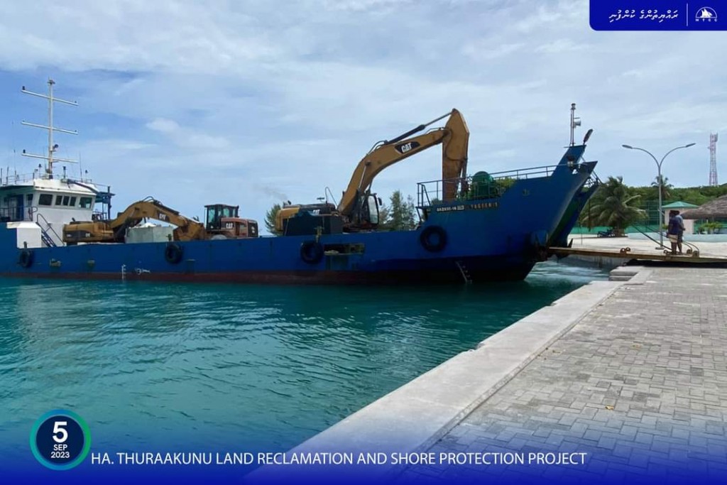 Thuraakunu bin hikkumashaai gondudhoh himaayai kuran thayyaaru vejje