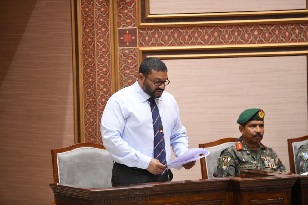 Bodu agu dheegen gaiy drone thah beynun kureveythoa suvaalu kuran Defense Minister Majilis ah