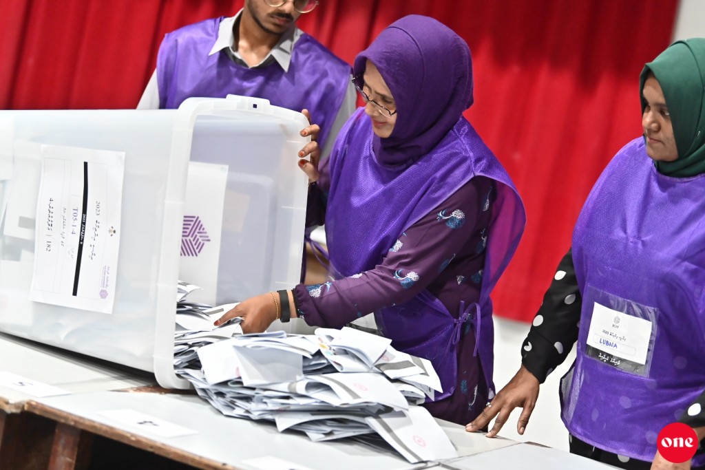 Inthihaabuge furathama burugai masakkaiy kuri official inge allowance mi hafthaa gai jamaa vaane: EC