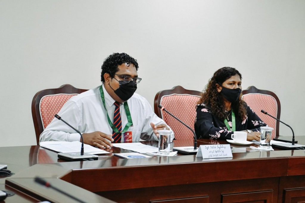 Hadhiyaa fosheegai kuhjjaa ah furathama aharah beynunvaa asaasee thakethi himanan mashvaraa kuranee