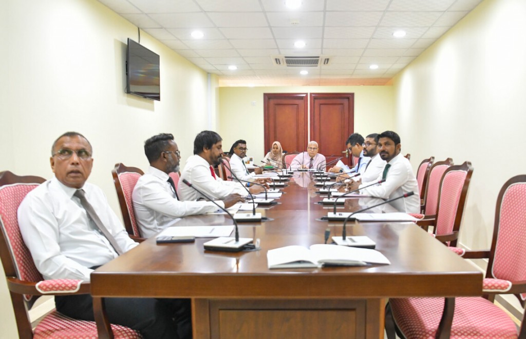 IALA gai raajjeyn baiverivumah, majilis in ruhundheefi