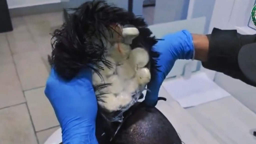 Colombia gai meehehgge boluge wig ehgge therein200 gram cocaine hoadhaifi