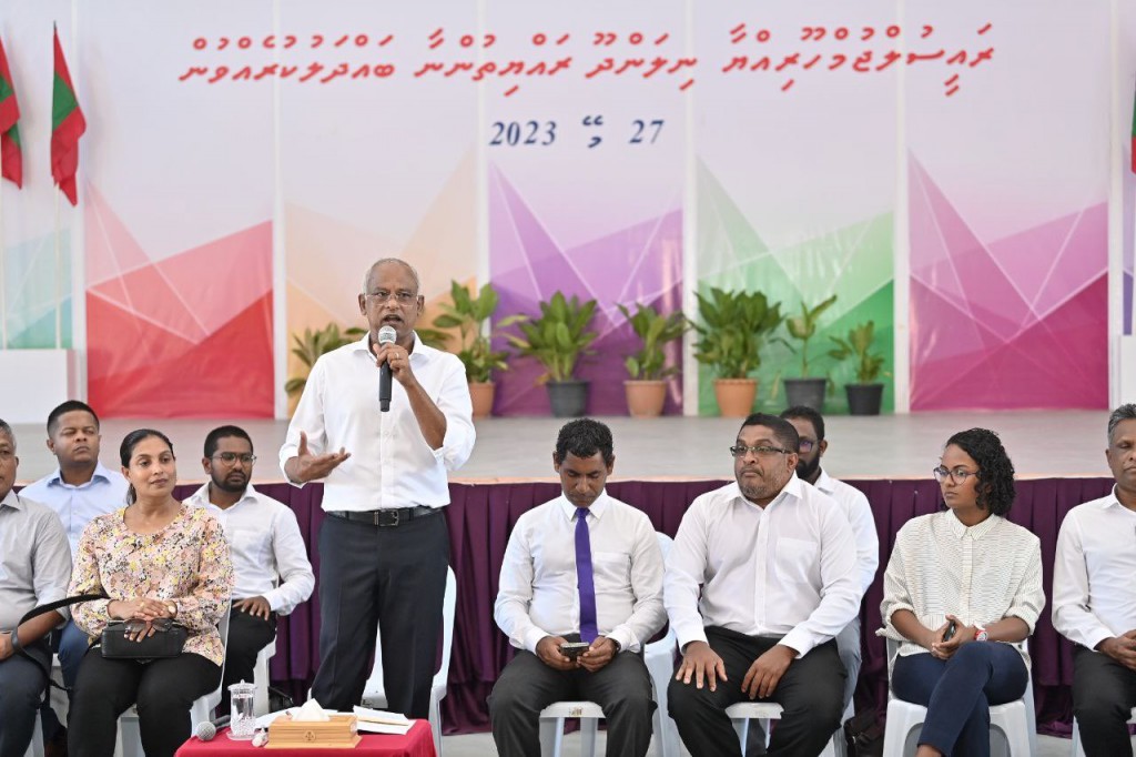 Raajje tharaggee kureveynee rahthah tharaggeekoh, e rahthakugai ulhey rayyithunnah unmeedheh hoadhai dhevigen: Raees