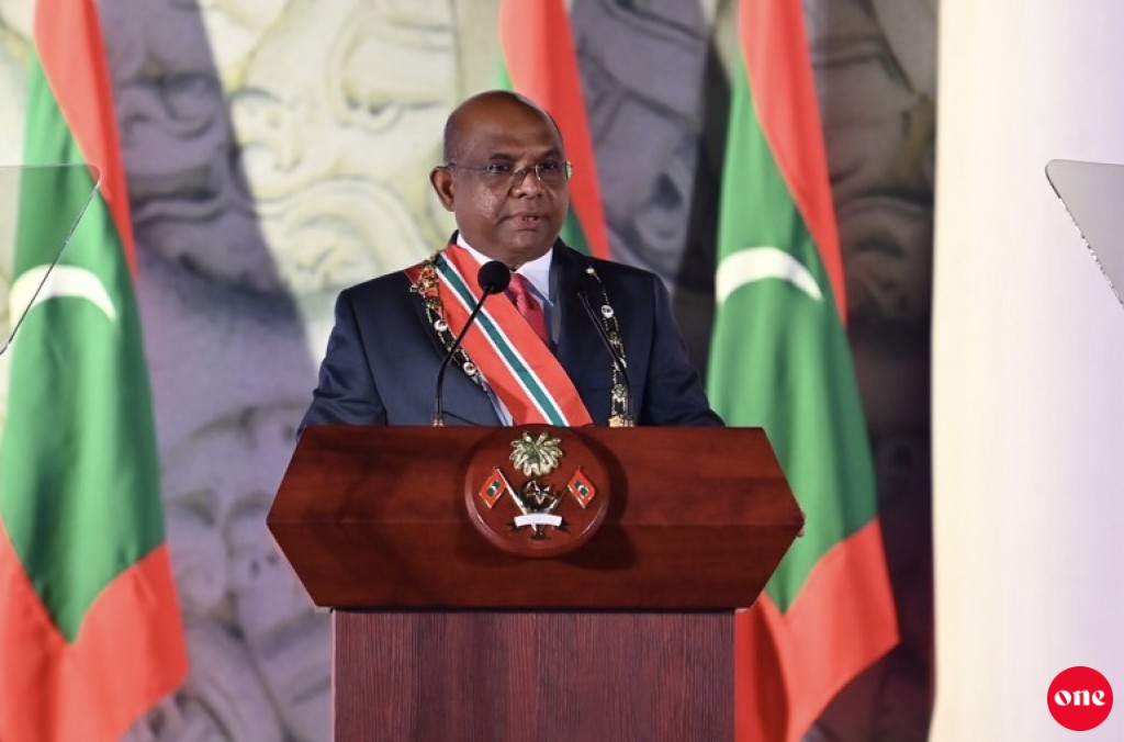 Dhivehi dhaulathuge mathiveri ihzathakee alhugandu fadha nikamehchakah haggu izzatheh noon: Shahid