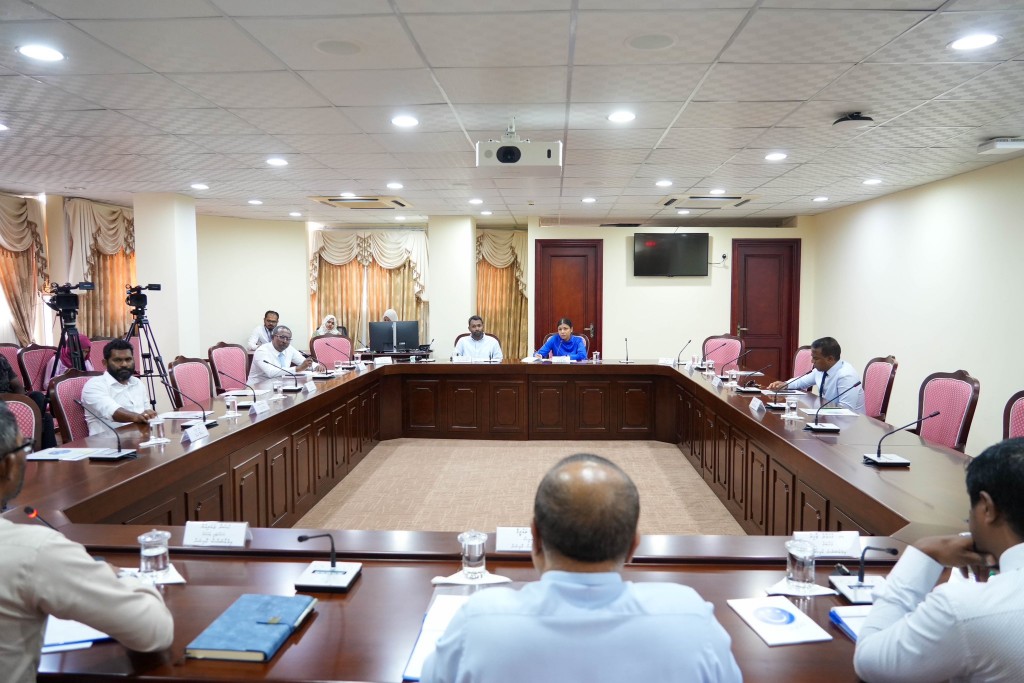 Inthihaabah beynunvaa 1,000 avvure gina official in male sarahadhdhah adhives eba beynunvey: SG