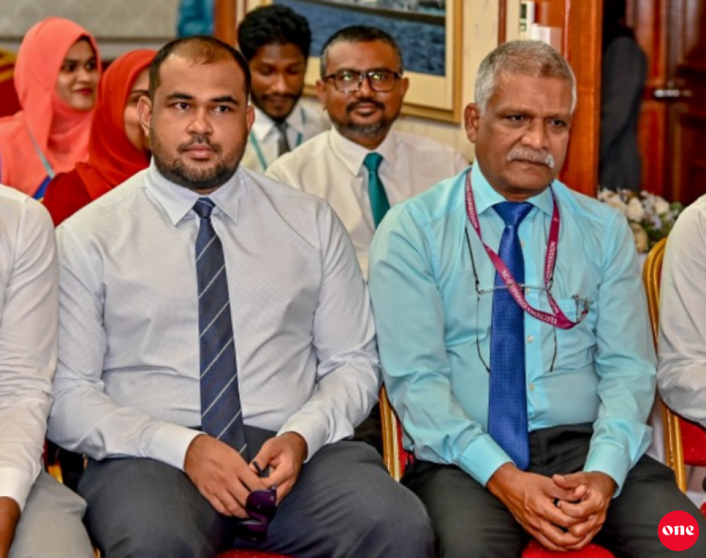 Democrats ah huhdha nudhin member innah inzaaru dhemundhaa kamuge thuhumathu!
