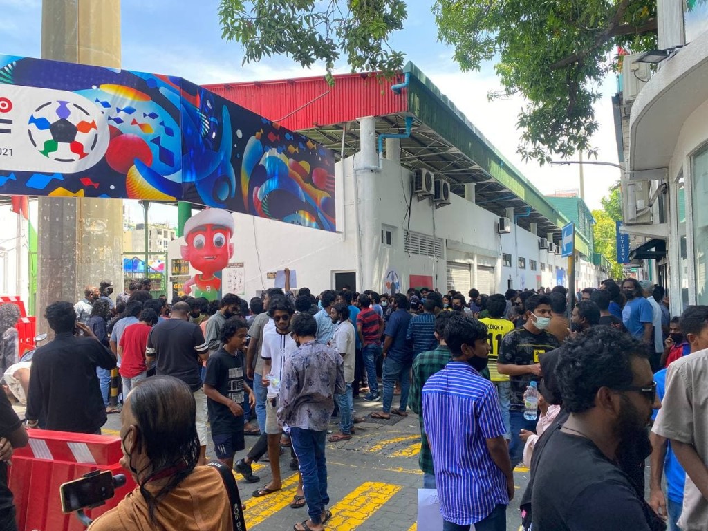 Ticket massala hoonuvumun ithuru 1000 ticket supporter innah vikkanee