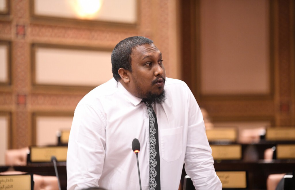 Majlileehun beyrukolli, garage sitee hushahalhan nujehey islaahu alun majlis ah