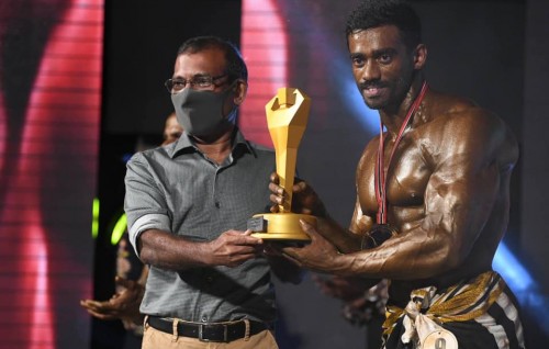 Mister Maldives akah Yaambe