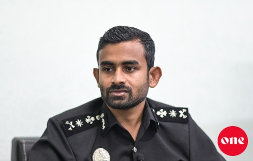 Kudhi kuhthakugai thibi gaidheennah luidhee, jalun dhookolleveynee adhabehkann ihusaas kurevey gothah!