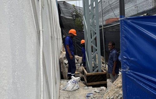 Electric vehicle charge stationge masaikai dhanee baaru speed gai kuriah : Fahumee