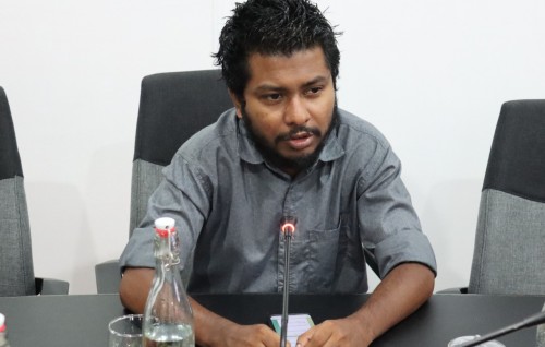 Media council member kamun Navaaz isthiufaa dhehvaifi