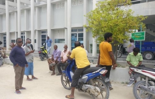 Naifaru fishermen protests due to delays in government payment