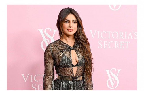 Priyanka Max Factor aaeku India gai beauty line eh nerenee