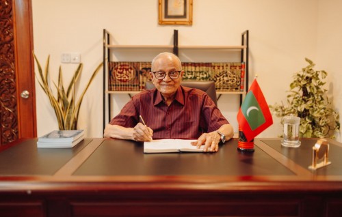 Raees Maumoon ge athuliyuvvumuge font eh nerenee