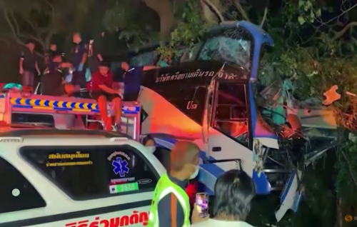 14 dead as Thai bus smashes into tree