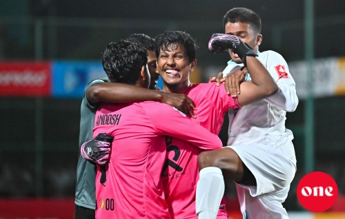 One Photo: Golden futsal challenge atoll buruge emme foarigadha hisaabah