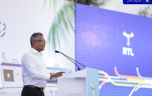 November 17 ge kurin N. Atholhugai RTL ferry ge hidhumaiy fashaane: Azim