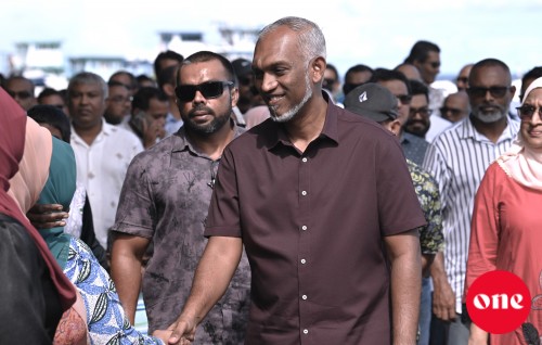 Beynun vanee minivankan dhifaau kuraane bayakaaeku kuriah dhaantho ninmaanee rayyithun: Raees