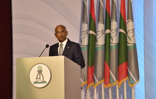 Kuriah oiy dhuvas thakugai fannee gina vazeefaa thah ufedheyne, vazeefaa thakah beynunvanee dhivehin: Raees