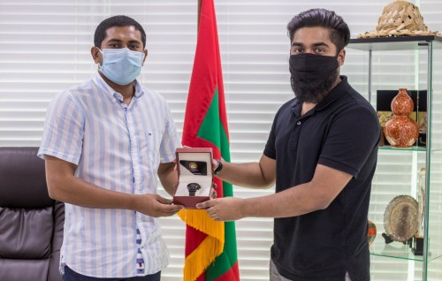 Dhivehi furathama gadi brandge veriyaa aa youth Minster baddhalukurahvvaifi