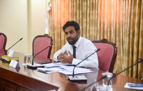 Raees anburaa fonuvvailevvi, fandiyaarun madhukurumuge bill committee ah