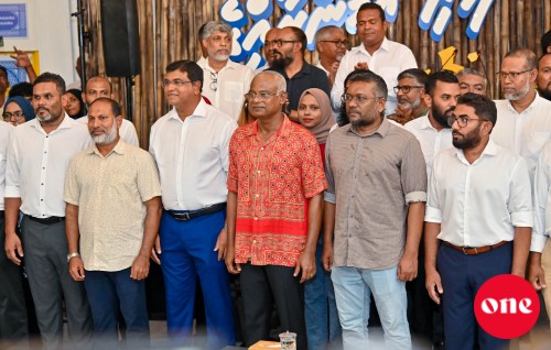 Qasim ge running mate Ameen aa eku JP ge iss members thakehge thaaeedh Raees Solih ah