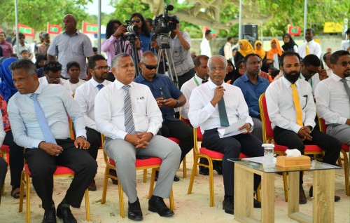 Atholhuthere tharahgee nukurevi othee Male' ah meehun jamaakuran Yameen gengulhunu siyaasathun: Aslam