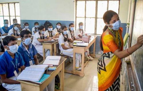 India ge baeh school thah maadhama  hulhuvanee