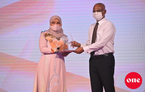 Midhiya aharuge Rehendhi Award libunu beyfulhunnah award havaalu kohffi