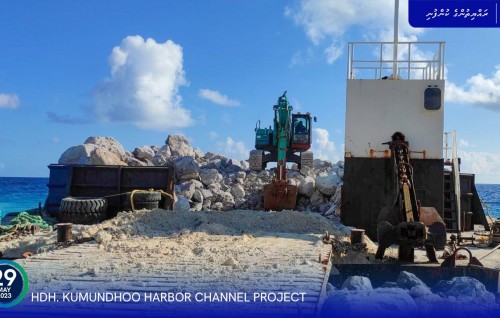 Kumundhoo neru badhalu kurumuge masakkathuge bodubai nimijje