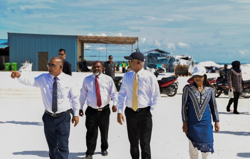 F. Atholhah kurehvi dhathurufulhah fahu Raees Male' vadaigenfi