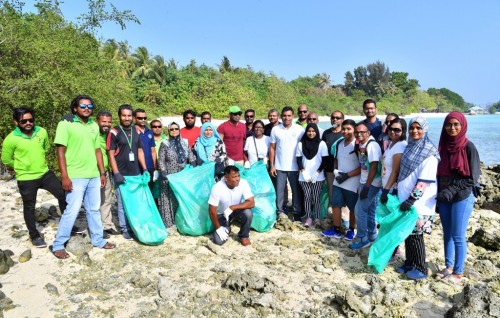 Vice President launches Villimale’ cleaning program