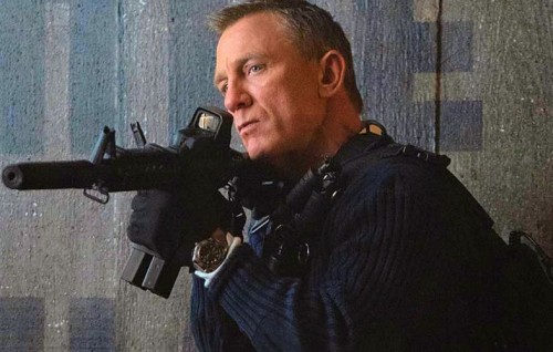16 aharahfahu ''James Bond'' ah alvadhaau kiyamakee hihdhathi kameh: Daniel