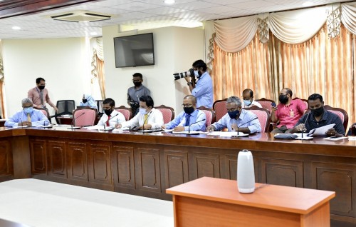 Bodu hiyaathuge thaugeegu mihaathanah nimifaivaa faraaiythakuge athun faisaa hoadhan faas koffi