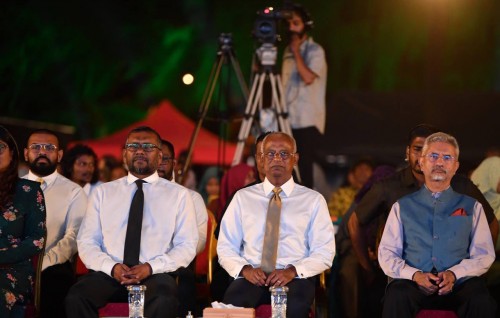 Ehves sarukaaraka kuran nukerunu kankan mi sarukaarun dhanee kuramun: Fayyaz